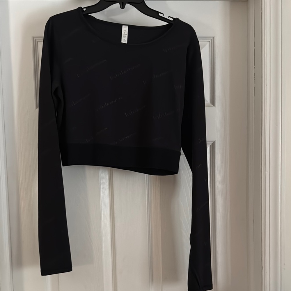 Lululemon size 12 Black Long Sleeve Crop Top